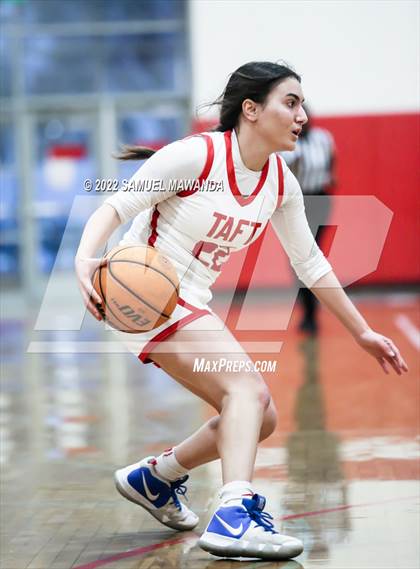 Thumbnail 2 in Taft vs Hart (West Coast Varsity Girls Basketball Tournament) photogallery.