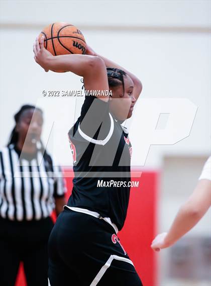 Thumbnail 3 in Taft vs Hart (West Coast Varsity Girls Basketball Tournament) photogallery.