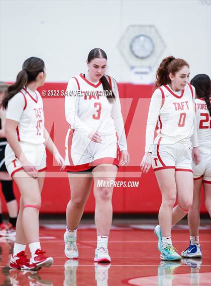 Thumbnail 1 in Taft vs Hart (West Coast Varsity Girls Basketball Tournament) photogallery.