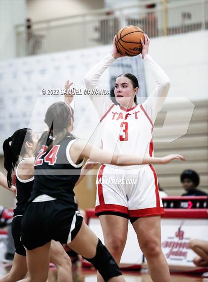 Thumbnail 2 in Taft vs Hart (West Coast Varsity Girls Basketball Tournament) photogallery.
