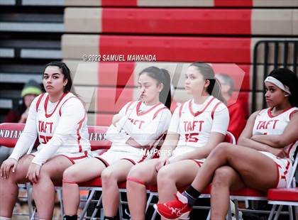 Thumbnail 2 in Taft vs Hart (West Coast Varsity Girls Basketball Tournament) photogallery.