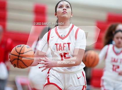 Thumbnail 2 in Taft vs Hart (West Coast Varsity Girls Basketball Tournament) photogallery.