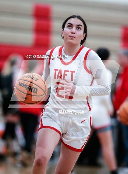 Thumbnail 1 in Taft vs Hart (West Coast Varsity Girls Basketball Tournament) photogallery.
