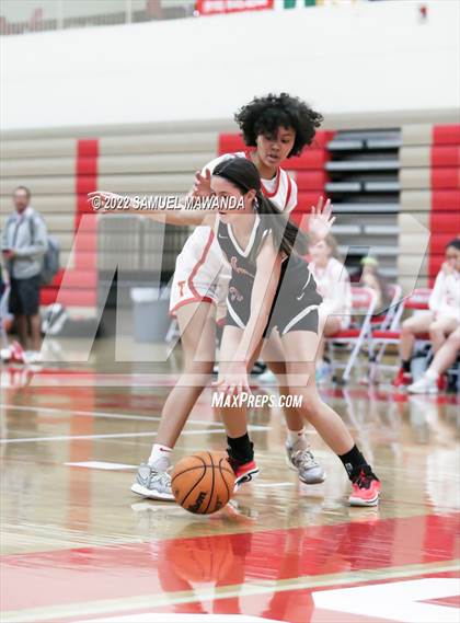 Thumbnail 1 in Taft vs Hart (West Coast Varsity Girls Basketball Tournament) photogallery.