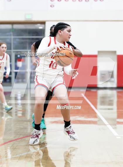 Thumbnail 1 in Taft vs Hart (West Coast Varsity Girls Basketball Tournament) photogallery.