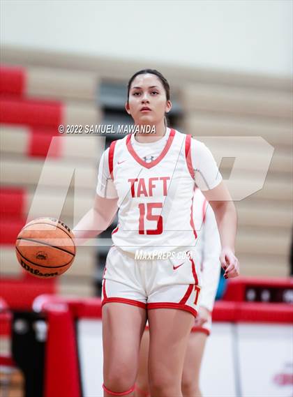 Thumbnail 1 in Taft vs Hart (West Coast Varsity Girls Basketball Tournament) photogallery.
