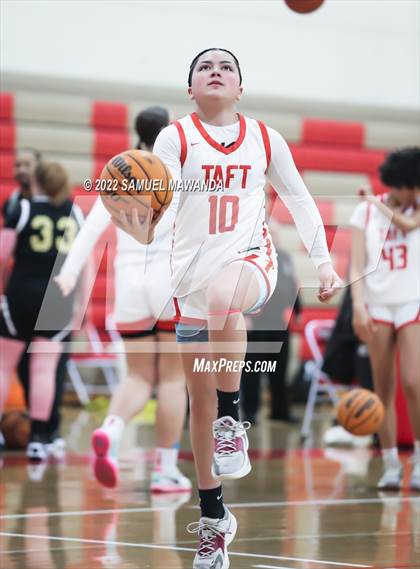 Thumbnail 2 in Taft vs Hart (West Coast Varsity Girls Basketball Tournament) photogallery.