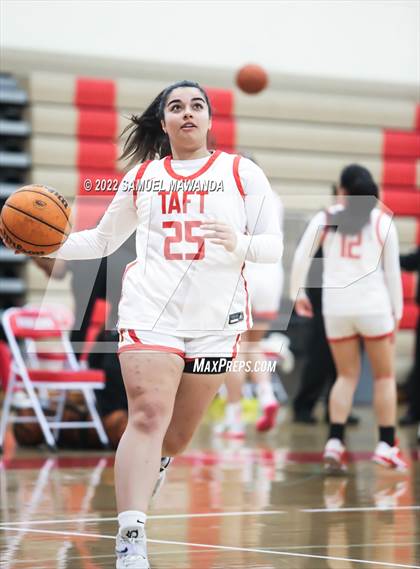 Thumbnail 3 in Taft vs Hart (West Coast Varsity Girls Basketball Tournament) photogallery.