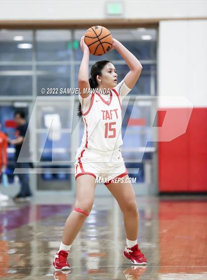 Thumbnail 2 in Taft vs Hart (West Coast Varsity Girls Basketball Tournament) photogallery.