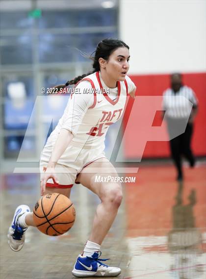 Thumbnail 1 in Taft vs Hart (West Coast Varsity Girls Basketball Tournament) photogallery.