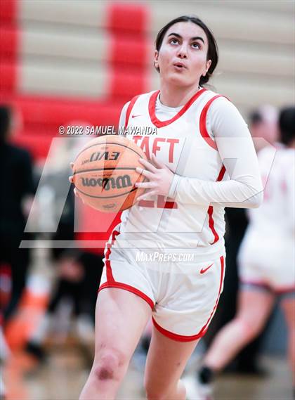 Thumbnail 2 in Taft vs Hart (West Coast Varsity Girls Basketball Tournament) photogallery.