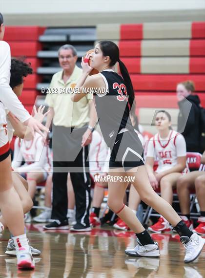 Thumbnail 2 in Taft vs Hart (West Coast Varsity Girls Basketball Tournament) photogallery.