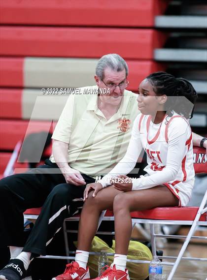 Thumbnail 2 in Taft vs Hart (West Coast Varsity Girls Basketball Tournament) photogallery.