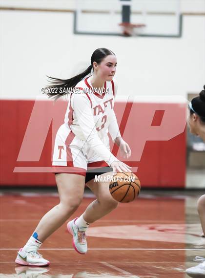 Thumbnail 3 in Taft vs Hart (West Coast Varsity Girls Basketball Tournament) photogallery.