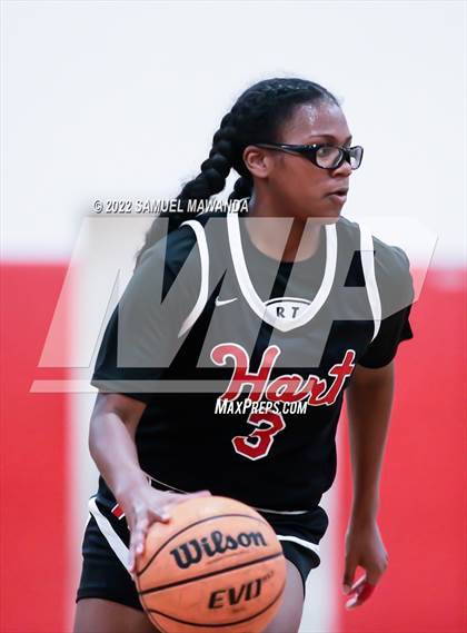 Thumbnail 1 in Taft vs Hart (West Coast Varsity Girls Basketball Tournament) photogallery.