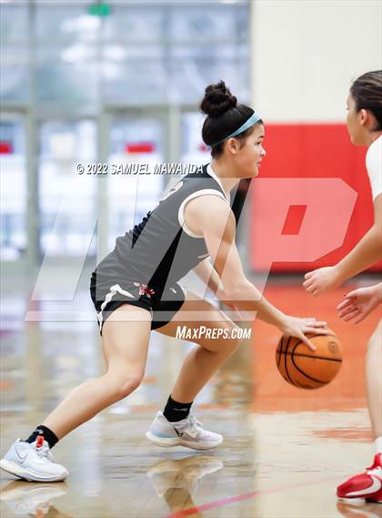 Thumbnail 1 in Taft vs Hart (West Coast Varsity Girls Basketball Tournament) photogallery.
