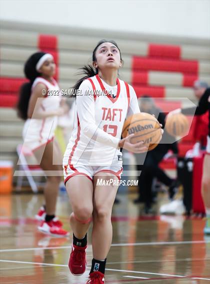 Thumbnail 2 in Taft vs Hart (West Coast Varsity Girls Basketball Tournament) photogallery.