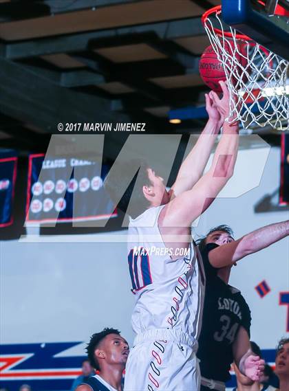 Thumbnail 2 in Loyola @ Chaminade photogallery.