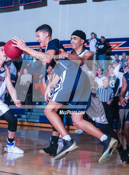 Thumbnail 1 in Loyola @ Chaminade photogallery.