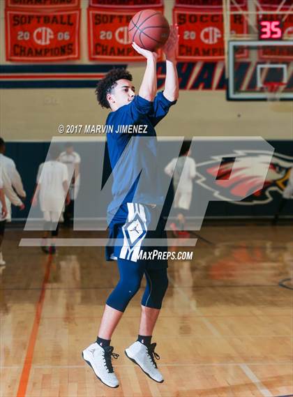 Thumbnail 3 in Loyola @ Chaminade photogallery.