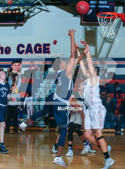 Thumbnail 3 in Loyola @ Chaminade photogallery.
