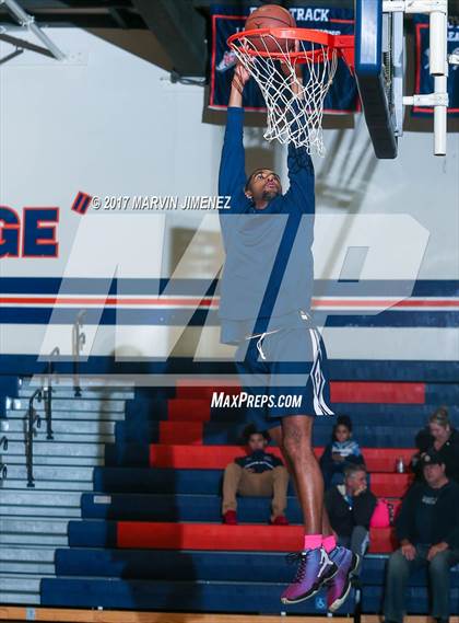 Thumbnail 1 in Loyola @ Chaminade photogallery.