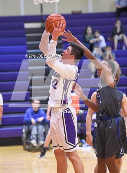 Thumbnail 3 in Boerne Vs Lake View (Boerne ISD Tournament) photogallery.