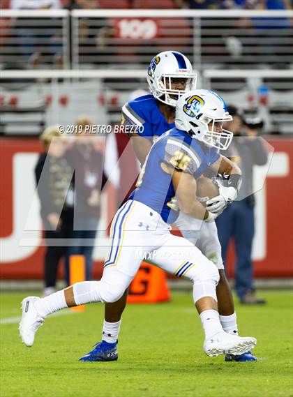 Thumbnail 1 in Serra vs. Menlo-Atherton photogallery.