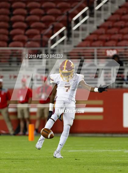 Thumbnail 2 in Serra vs. Menlo-Atherton photogallery.