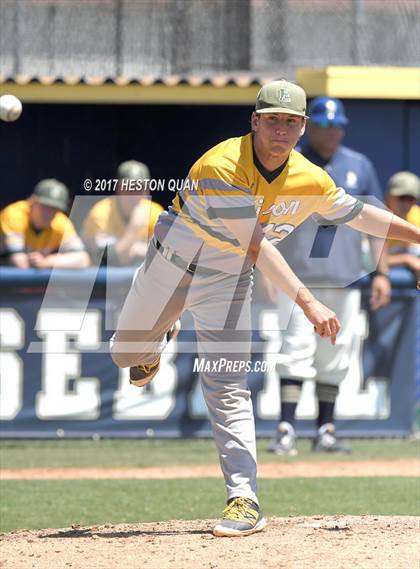 Thumbnail 3 in St. John Bosco vs. Edison (G1) photogallery.
