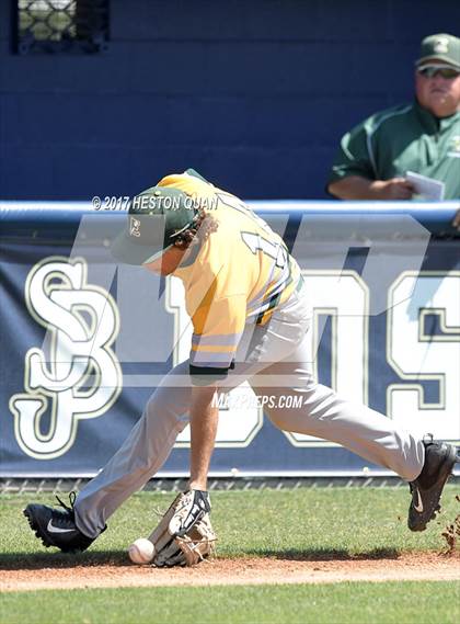 Thumbnail 3 in St. John Bosco vs. Edison (G1) photogallery.