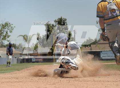 Thumbnail 3 in St. John Bosco vs. Edison (G1) photogallery.