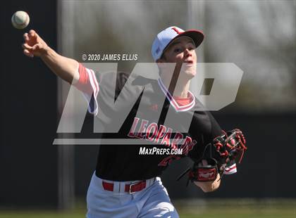 Thumbnail 3 in Lorena vs. Franklin photogallery.