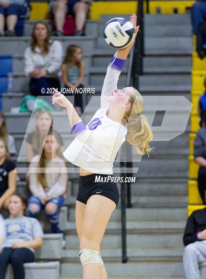 Thumbnail 2 in Leo @ East Noble photogallery.