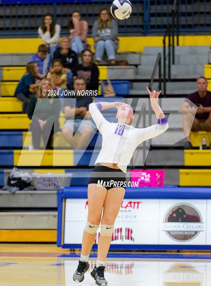 Thumbnail 1 in Leo @ East Noble photogallery.