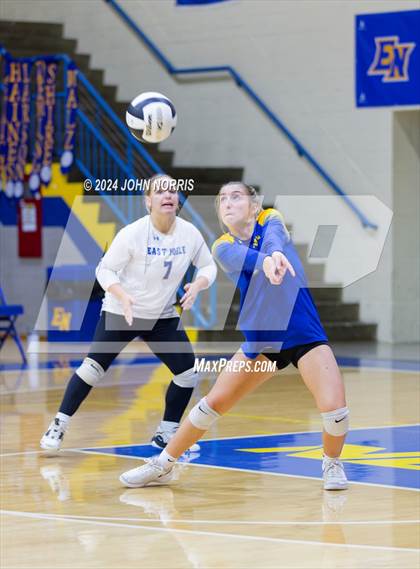 Thumbnail 2 in Leo @ East Noble photogallery.