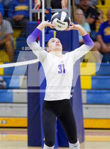 Thumbnail 1 in Leo @ East Noble photogallery.