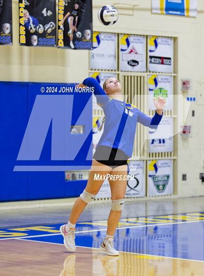 Thumbnail 2 in Leo @ East Noble photogallery.