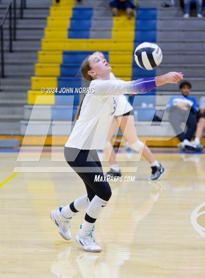 Thumbnail 2 in Leo @ East Noble photogallery.