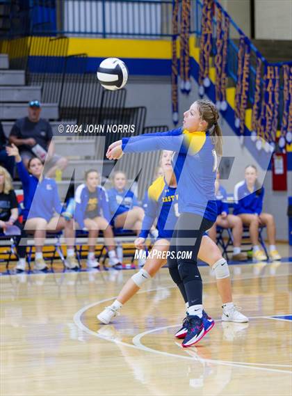 Thumbnail 2 in Leo @ East Noble photogallery.