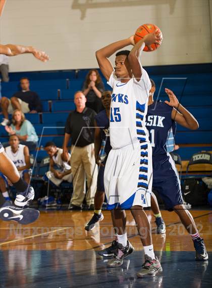 Thumbnail 2 in Alief Elsik vs Lewis Hebron (McDonald's Texas Invitational) photogallery.