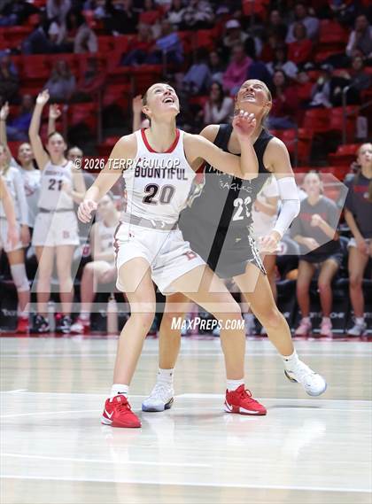 Thumbnail 1 in Bountiful vs. Maple Mountain (UHSAA 5A Quarterfinal) photogallery.