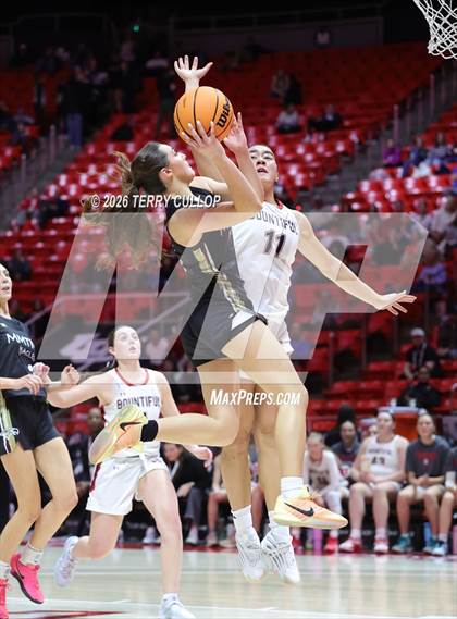 Thumbnail 2 in Bountiful vs. Maple Mountain (UHSAA 5A Quarterfinal) photogallery.