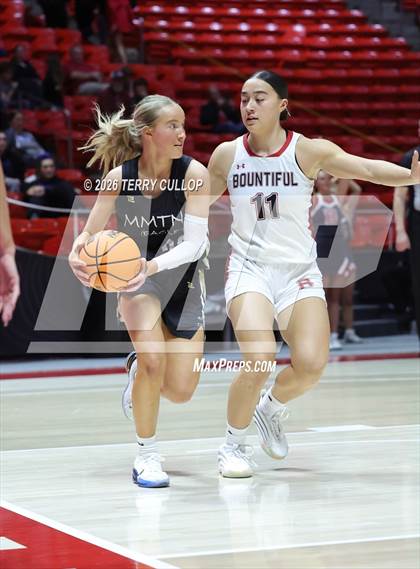 Thumbnail 3 in Bountiful vs. Maple Mountain (UHSAA 5A Quarterfinal) photogallery.