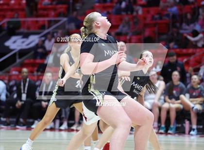 Thumbnail 1 in Bountiful vs. Maple Mountain (UHSAA 5A Quarterfinal) photogallery.