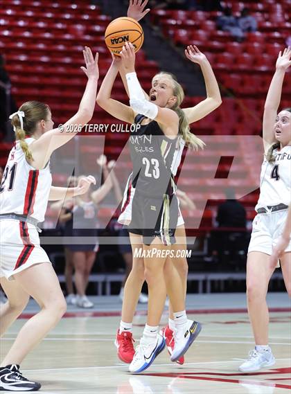 Thumbnail 2 in Bountiful vs. Maple Mountain (UHSAA 5A Quarterfinal) photogallery.