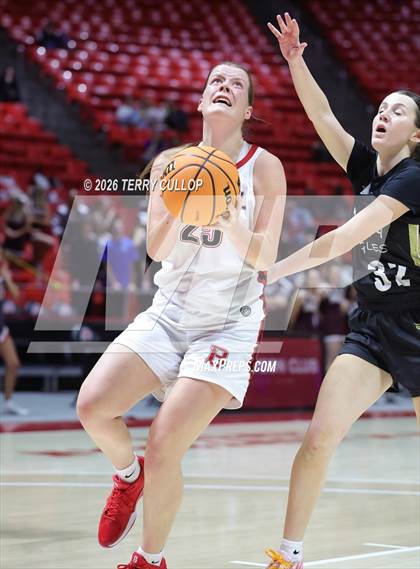 Thumbnail 3 in Bountiful vs. Maple Mountain (UHSAA 5A Quarterfinal) photogallery.