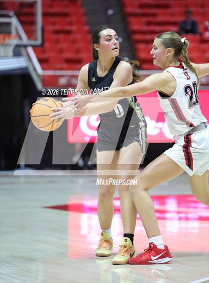 Thumbnail 3 in Bountiful vs. Maple Mountain (UHSAA 5A Quarterfinal) photogallery.