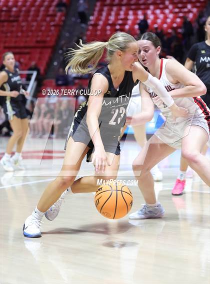 Thumbnail 2 in Bountiful vs. Maple Mountain (UHSAA 5A Quarterfinal) photogallery.