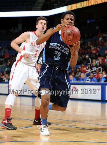 Thumbnail 3 in Mater Dei vs. Bullard (CIF D1 SoCal Regional Final) photogallery.
